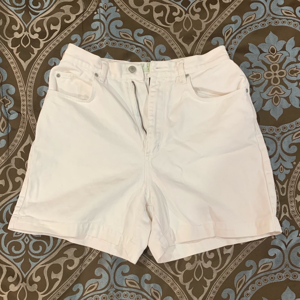 GV CHINOS High-Waisted White Shorts